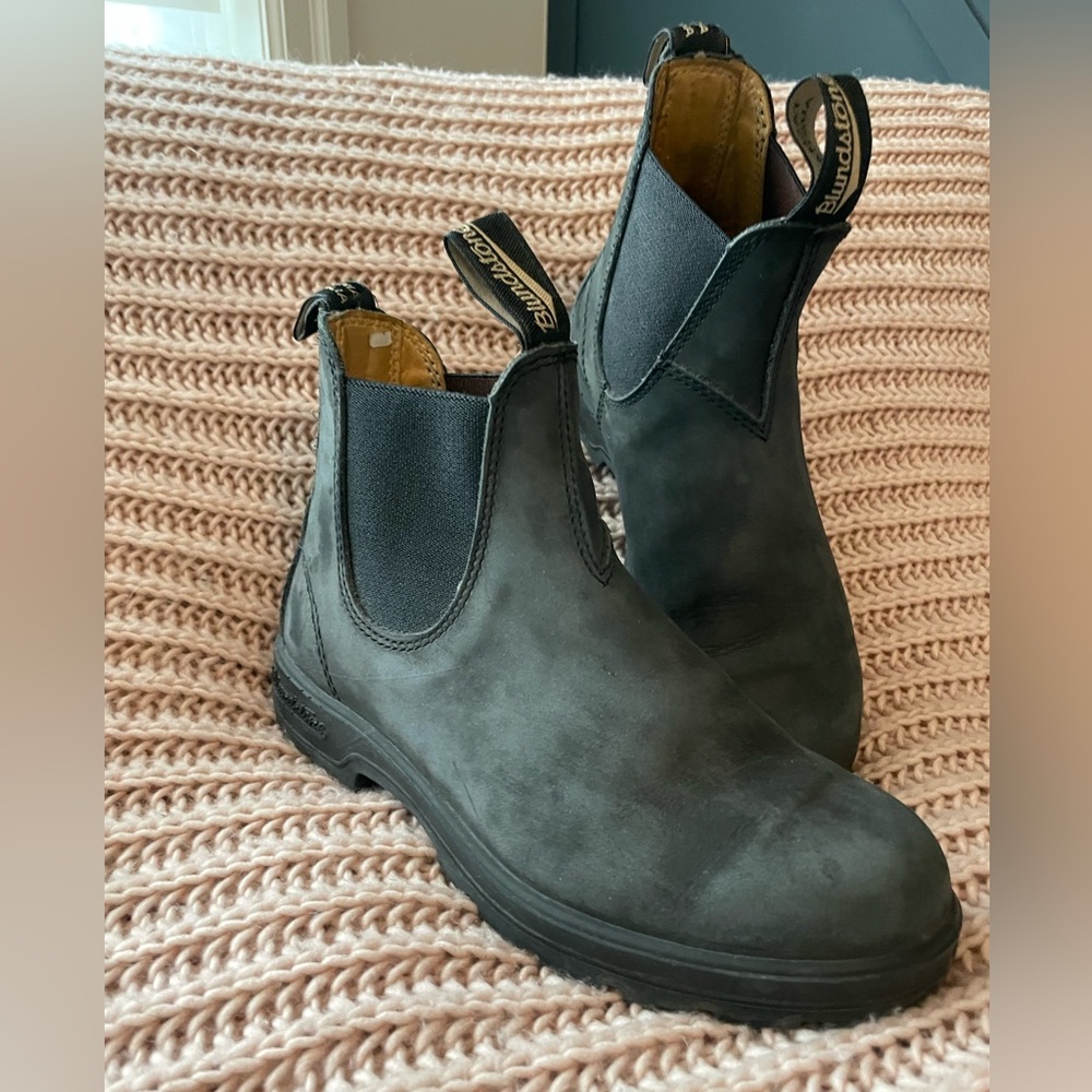 Blundstone Leather Lined Classic Boot. Rustic Black.      AUS Size 4 = US Size 7